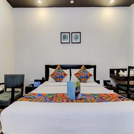 Hotel Rockland Panchsheel Enclave New Delhi Exterior foto