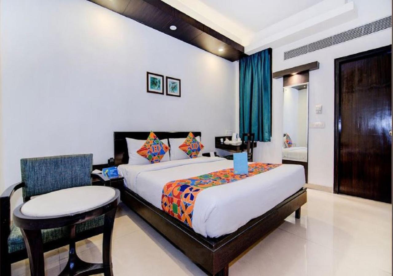 Hotel Rockland Panchsheel Enclave New Delhi Exterior foto