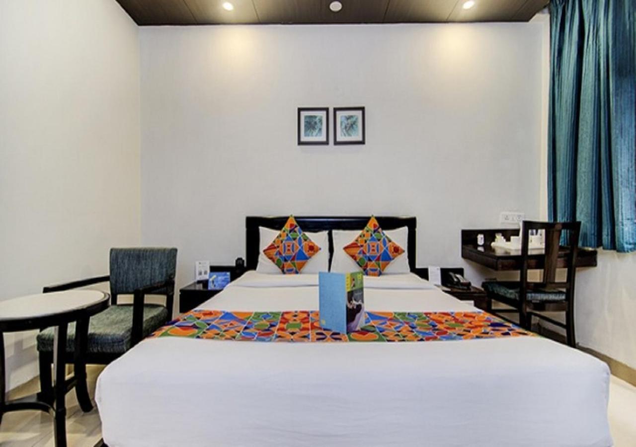 Hotel Rockland Panchsheel Enclave New Delhi Exterior foto