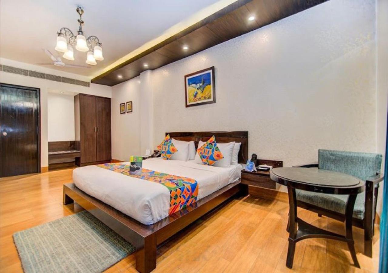 Hotel Rockland Panchsheel Enclave New Delhi Exterior foto