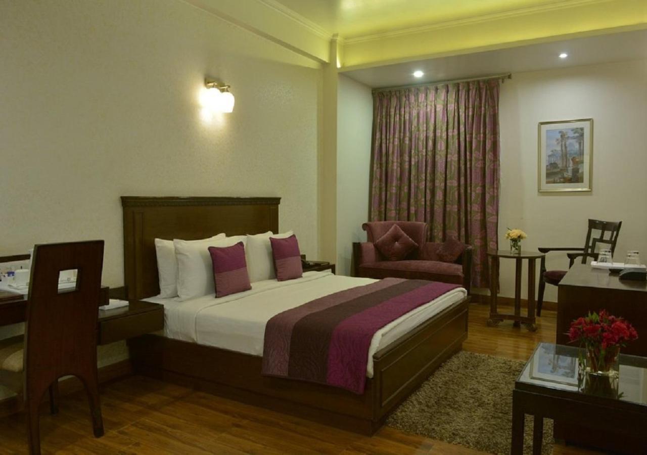 Hotel Rockland Panchsheel Enclave New Delhi Exterior foto
