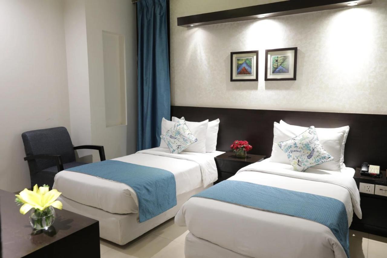 Hotel Rockland Panchsheel Enclave New Delhi Exterior foto